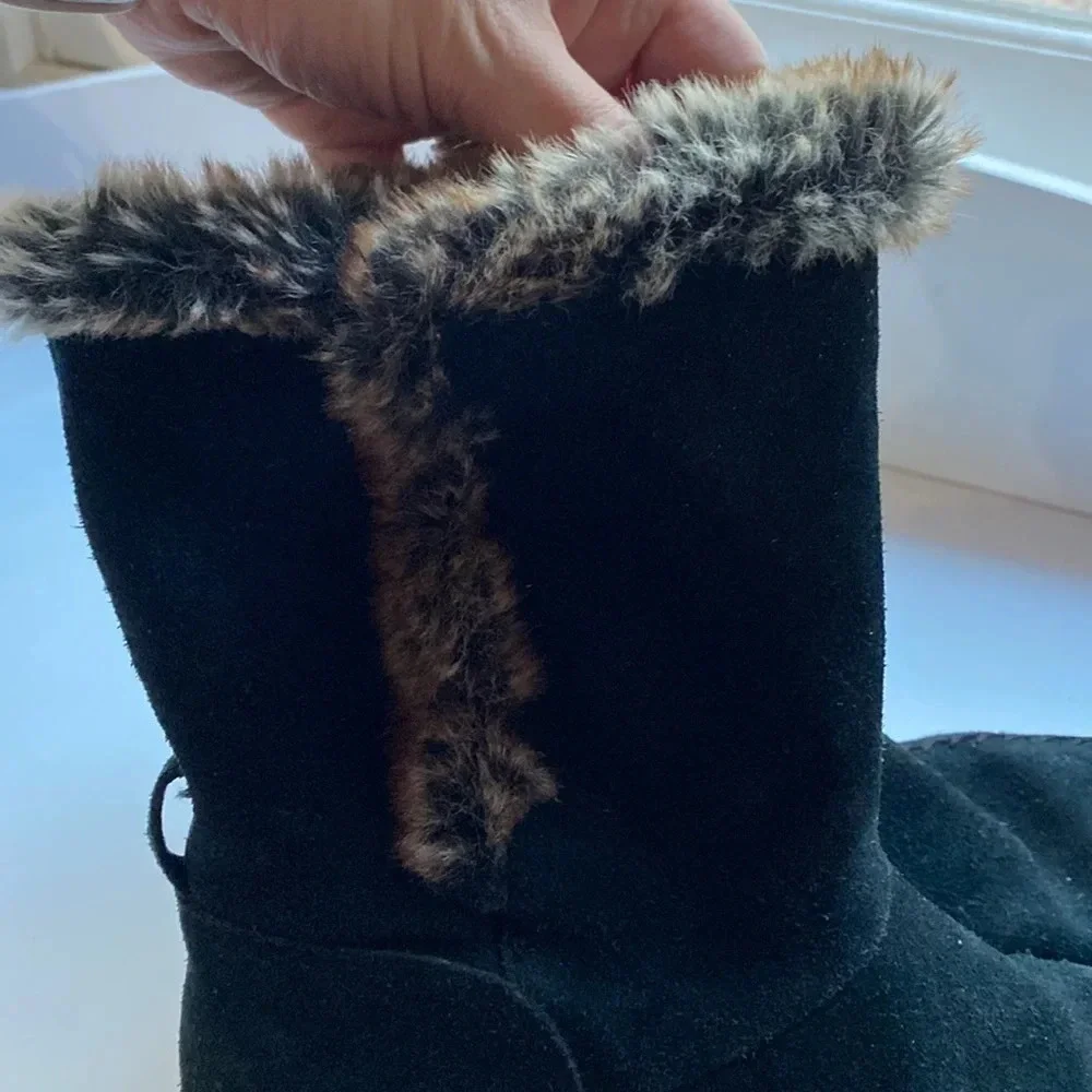 TOMS‎ Vista Boots Size 8 Black Suede Faux Fur PullOn Winter Mid Calf Comfort